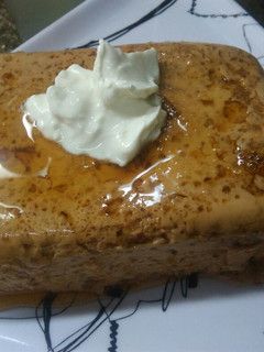 Una foto de Flan de dulce de leche light en microonda