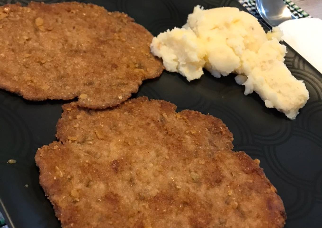 Milanesas empanizadas de carne molida