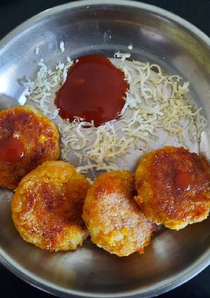 A picture of Cheesy corn patice.