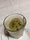 Frullato di banana e thè matcha