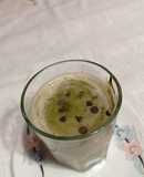 Frullato di banana e thè matcha