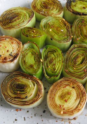 A picture of Pan-fried Leek with Sesame Oil.
