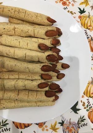 Vegán gluténmentes boszorkányujjak recept fotója