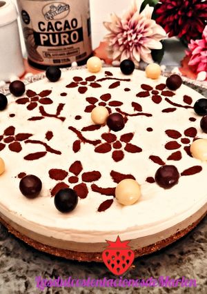 Una foto de Tarta de Queso, Chocolate Blanco y Café