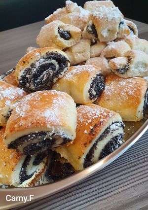 O poză a rețetei Perinițe cu umplutură de mac.