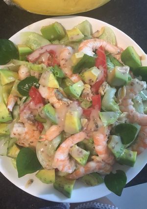 Hình của món Salad bơ.