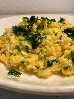 Una foto de Revuelto de migas de bacalao