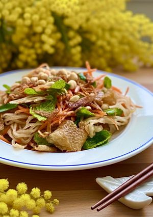 Hình của món Phở Sắn Trộn Da Gà Nướng.