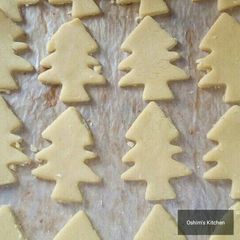 A picture of Homemade Christmas Themed Cookies.