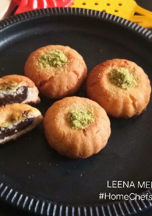 A picture of Maamoul.