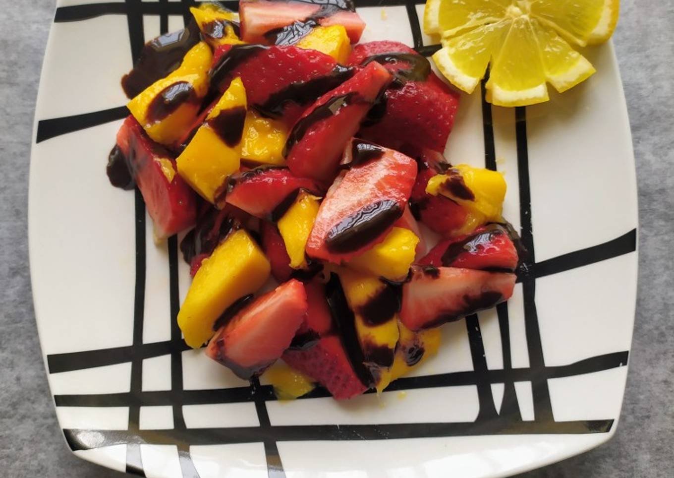 Ensalada de mango y fresas