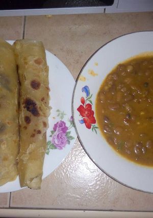 A picture of Chapati and Beans.