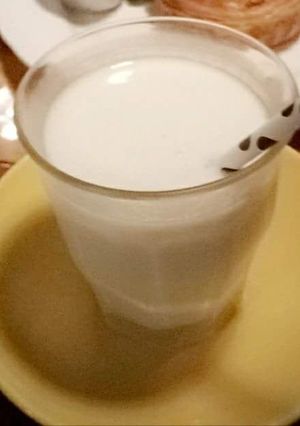 A picture of Dry Fruits Milk.