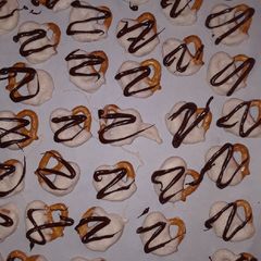 A picture of Pumpkin Spice Chocolate Coated Pretzels.