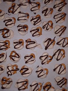 A picture of Pumpkin Spice Chocolate Coated Pretzels.