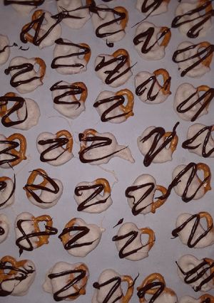 A picture of Pumpkin Spice Chocolate Coated Pretzels.