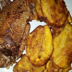 Fried plantain and fish A picture of Fried plantain and fish.