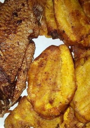 A picture of Fried plantain and fish.