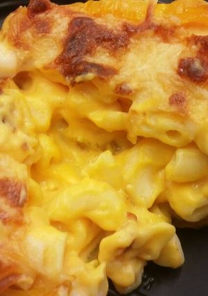 A picture of Mac & Cheese Stuffed Peppers.