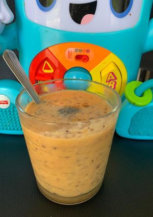 મેંગો ચિયા સિડ્સ સ્મૂધી (Mango Chia Seeds Smoothie Recipe In Gujarati) રેસીપી મુખ્ય ફોટો