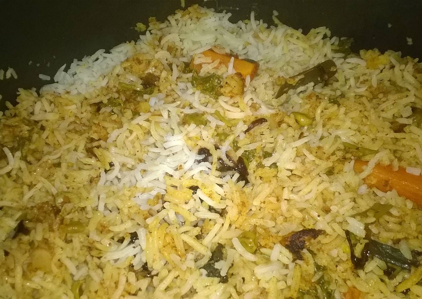 Vegetable Dum Pavbajji Biryani
