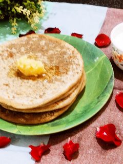 खमंग खुसखुशीत तिळगुळ पोळी. (Tilgul Poli Recipe In Marathi) रेसिपी चे मुख्य फोटो
