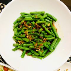 A picture of Garlicky french beans.