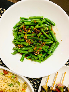 A picture of Garlicky french beans.