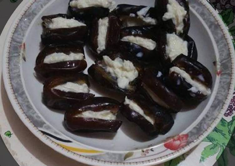 Recipe of Speedy Cream dates