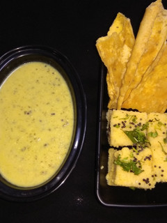 બેસન ની કઢી ચટણી (Besan ni kadhi chatney recipe in Gujarati) રેસીપી મુખ્ય ફોટો