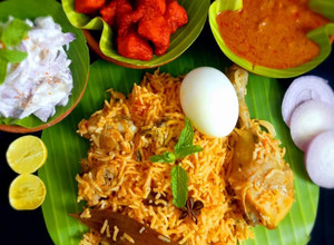 A picture of Chicken biryani.