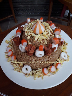 Foto resep Mie Goreng Cake / indomie cake