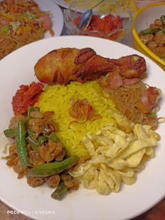 Foto resep Nasi Kuning Rice Cooker Simple #136