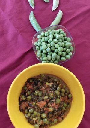 A picture of Methi malai mutter.