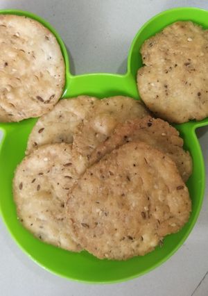 પૂરી(Poori Recipe in Gujarati) રેસીપી મુખ્ય ફોટો