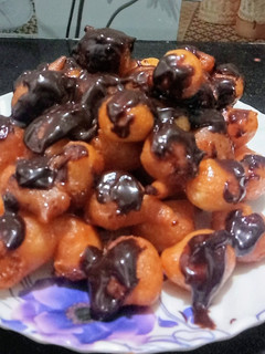 A picture of Fried sweet dumplings /look oumades recipe.