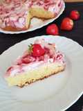 Torta con crema di ricotta e fragole