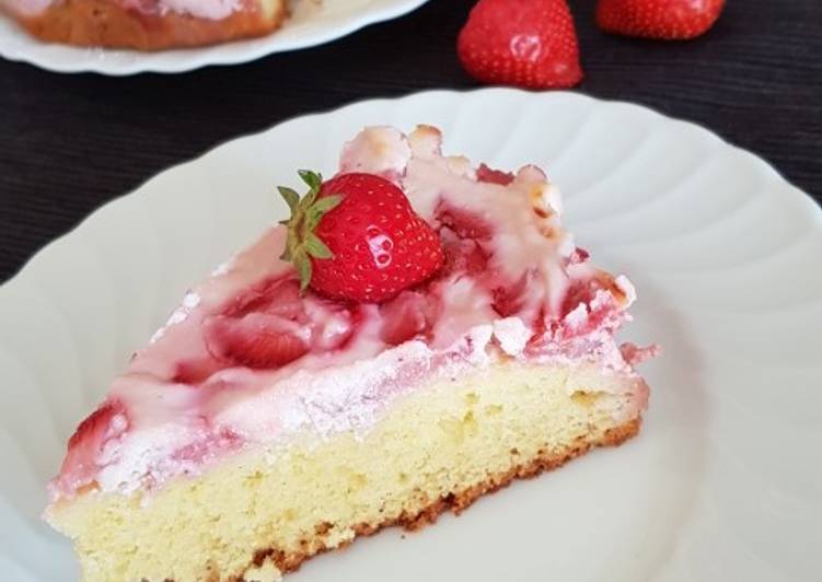 Torta con crema di ricotta e fragole