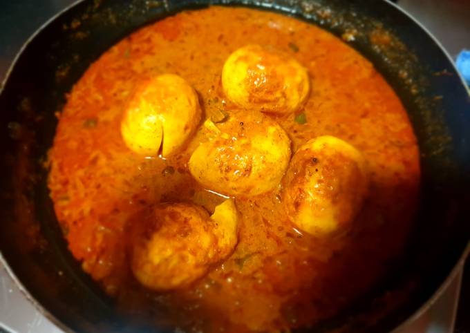 Restaurant style egg curry