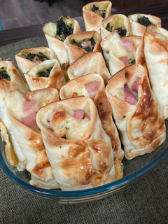 Una foto de Paquetitos de jamón y queso/acelga y espinaca