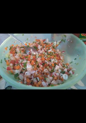 Una foto de Ensalada de camarón