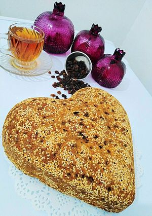 عکسی از دستور کیک کشمشی و کنجدی