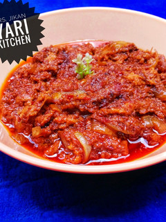 A picture of Onions and eggs souce.