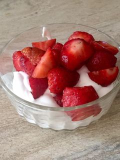 Foto de Morangos com Chantilly de Natas e Iogurte