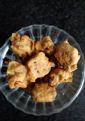 A picture of Faafar ki pakori.