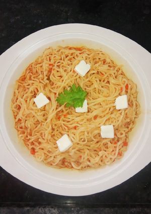 A picture of Chilli paneer maggi.