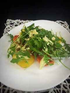 Una foto de Ensalada templada de pato y garbanzos