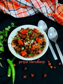 चना चाट (chana chaat recipe in Hindi) रेसिपी मुख्य फोटो