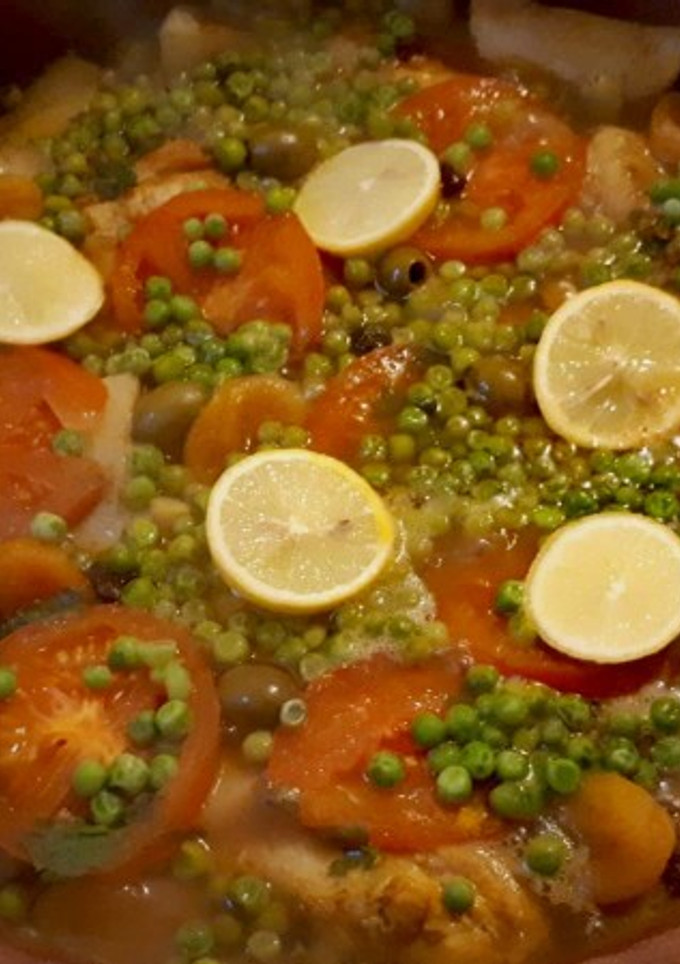 Una foto de Tajín de pollo y verduras