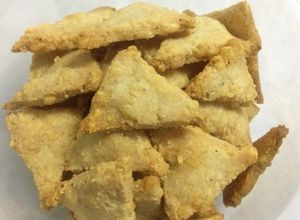 รูปของ แครกเกอร์คีโต cracker keto แครกเกอร์พาเมซานชีส parmesan cheese crackers keto almond parmesan cracker